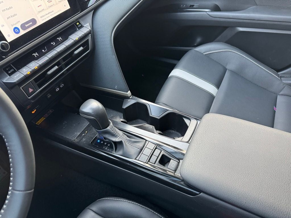 2025 Toyota Camry SE FWD