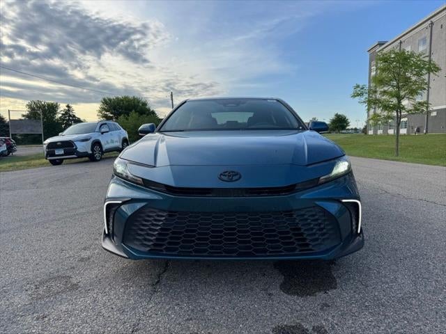 2025 Toyota Camry SE FWD