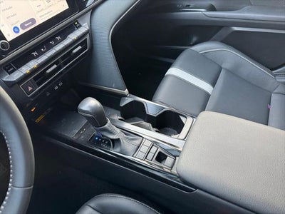 2025 Toyota Camry SE FWD