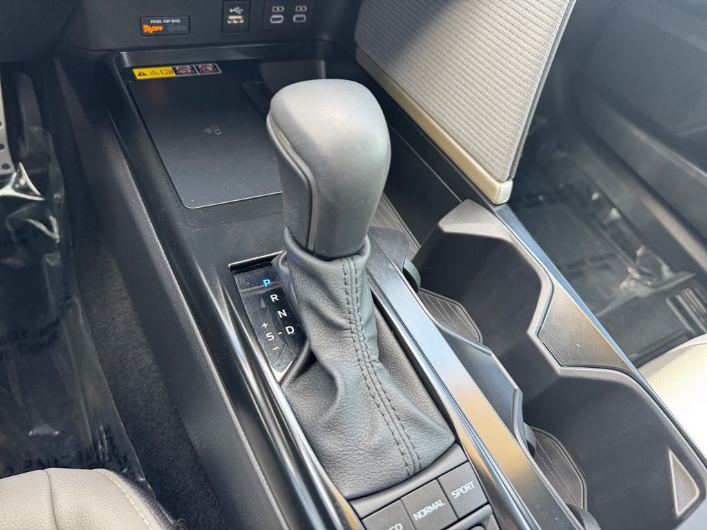 2025 Toyota Camry SE FWD