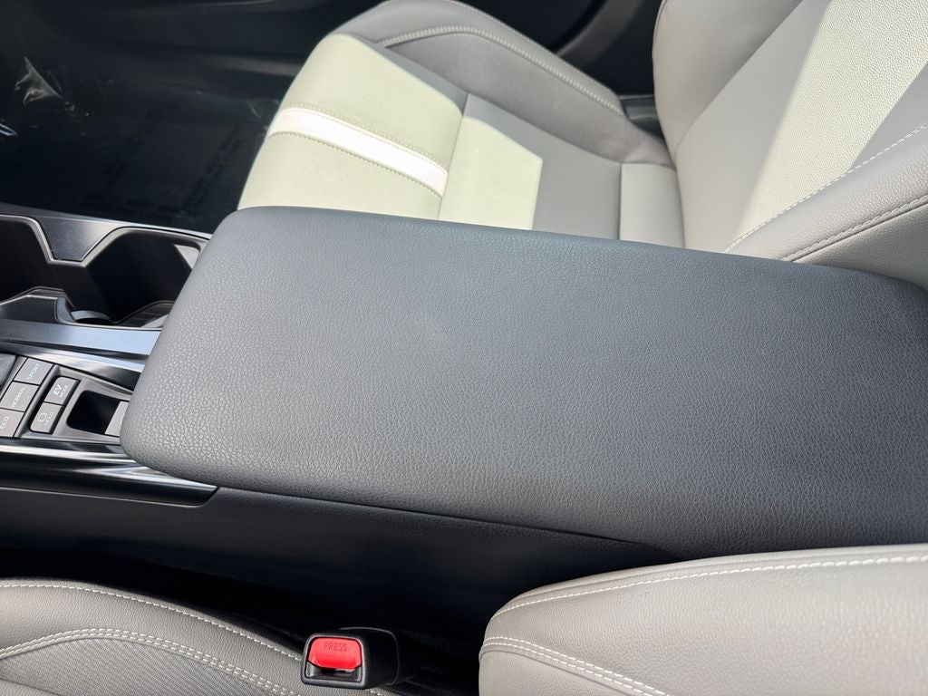 2025 Toyota Camry SE FWD