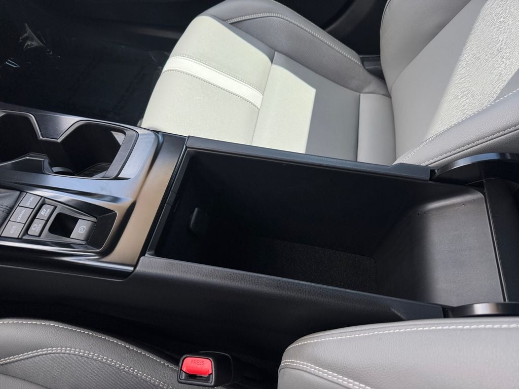 2025 Toyota Camry SE FWD