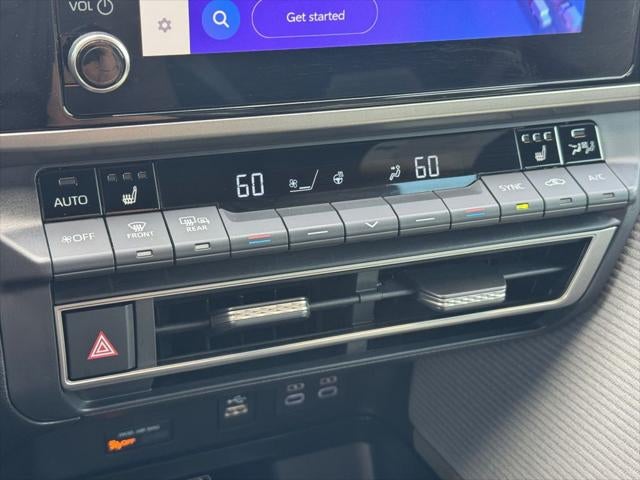 2025 Toyota Camry SE FWD