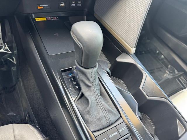 2025 Toyota Camry SE FWD