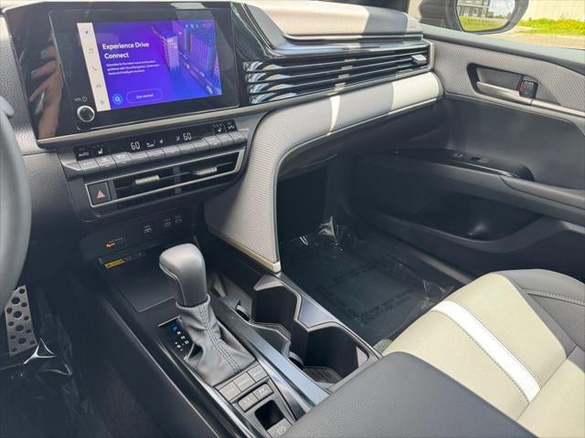 2025 Toyota Camry SE FWD
