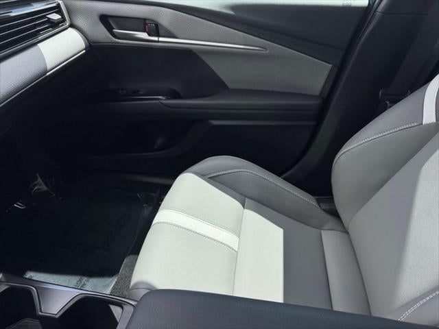 2025 Toyota Camry SE FWD