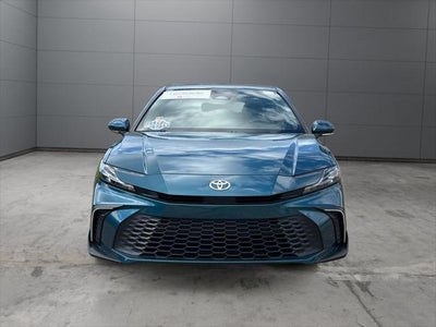 2025 Toyota Camry SE FWD