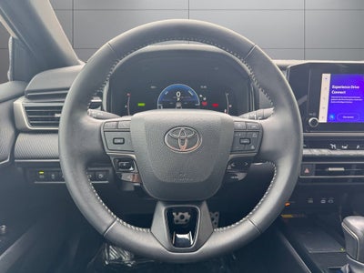 2025 Toyota Camry SE FWD