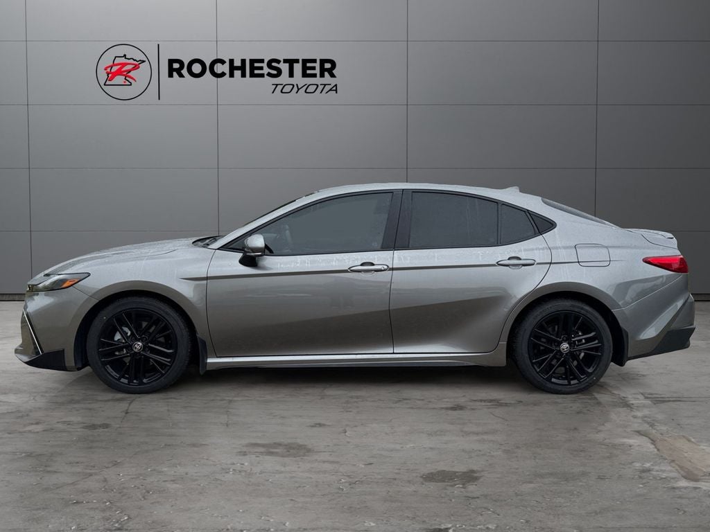 2025 Toyota Camry SE FWD