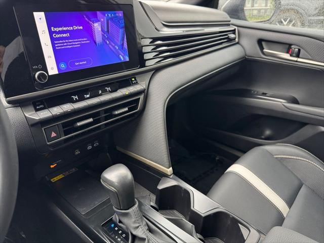 2025 Toyota Camry SE FWD