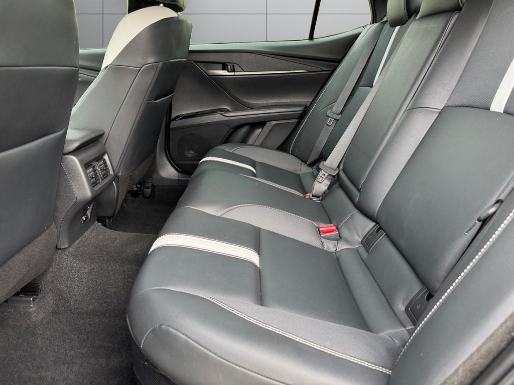 2025 Toyota Camry SE FWD