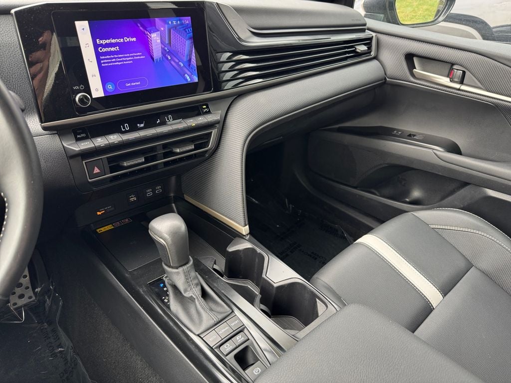 2025 Toyota Camry SE FWD