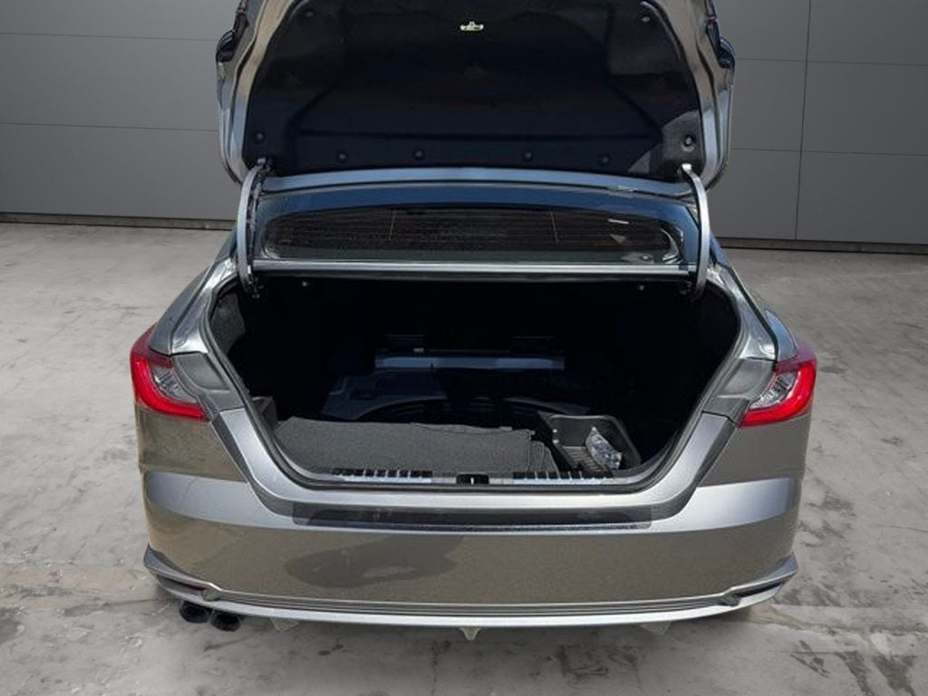 2025 Toyota Camry XSE FWD
