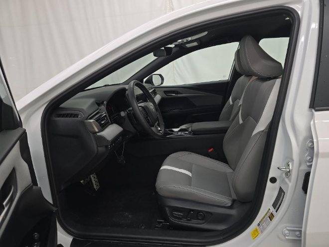 2025 Toyota Camry SE AWD