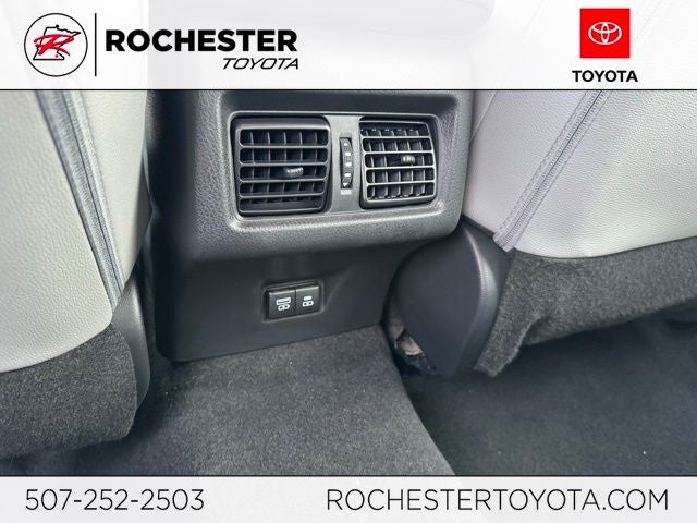 2025 Toyota Camry SE AWD