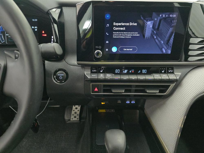 2025 Toyota Camry SE AWD