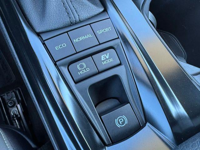 2025 Toyota Camry SE AWD