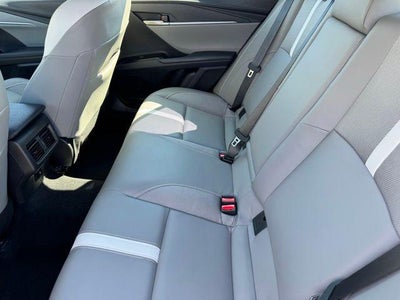 2025 Toyota Camry SE AWD