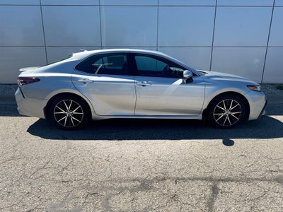 2024 Toyota Camry SE AWD