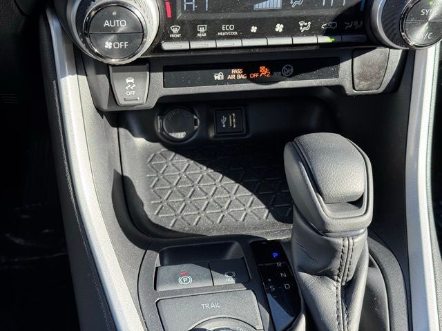 2025 Toyota RAV4 Hybrid XLE AWD