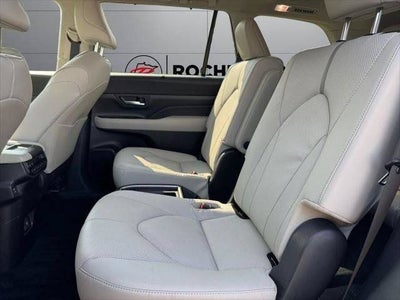 2025 Toyota Grand Highlander Platinum AWD