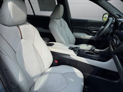 2025 Toyota Grand Highlander Hybrid MAX Platinum AWD
