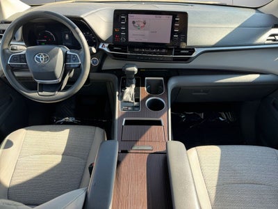 2021 Toyota Sienna LE 8 Passenger