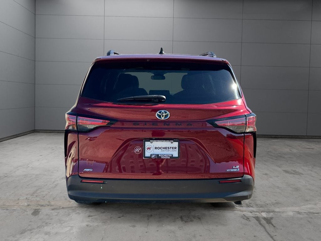 2021 Toyota Sienna LE 8 Passenger