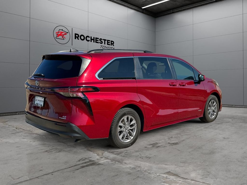2021 Toyota Sienna LE 8 Passenger
