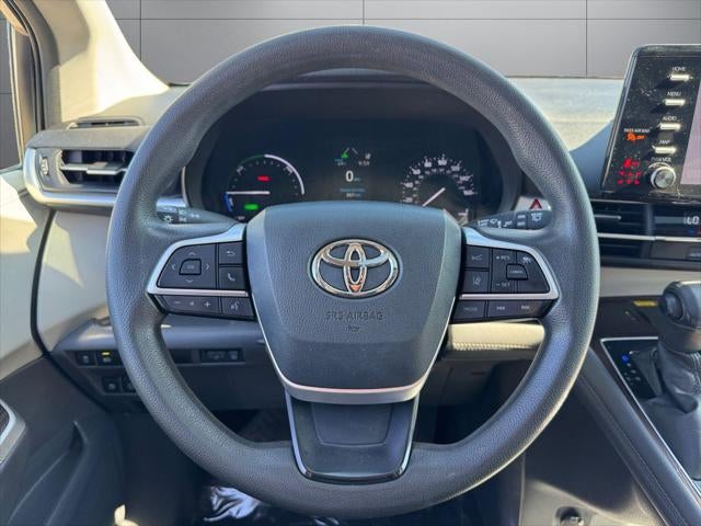 2021 Toyota Sienna LE 8 Passenger