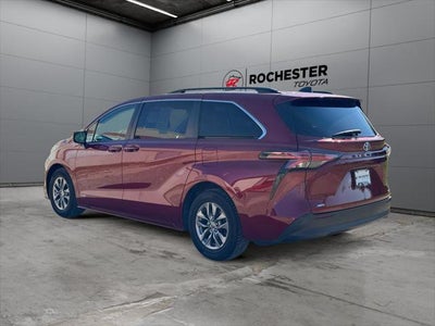 2021 Toyota Sienna LE 8 Passenger
