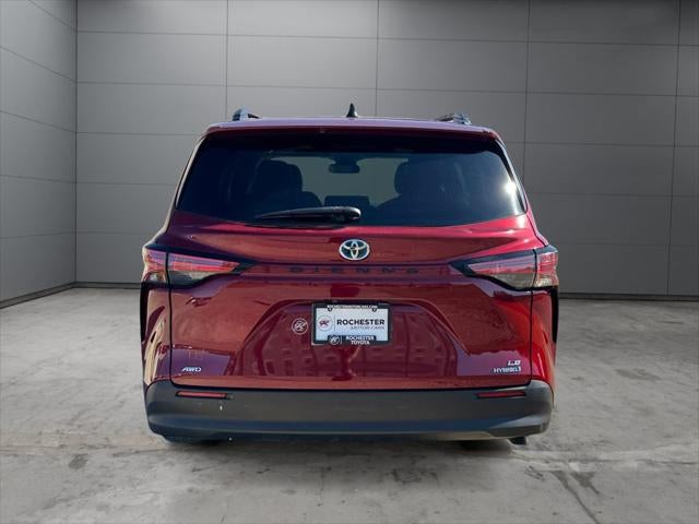 2021 Toyota Sienna LE 8 Passenger