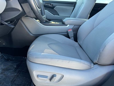 2022 Toyota Highlander LE AWD