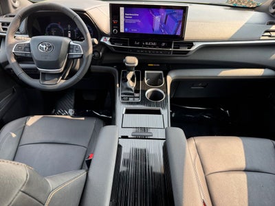 2026 Toyota Sienna Woodland Edition 7 Passenger