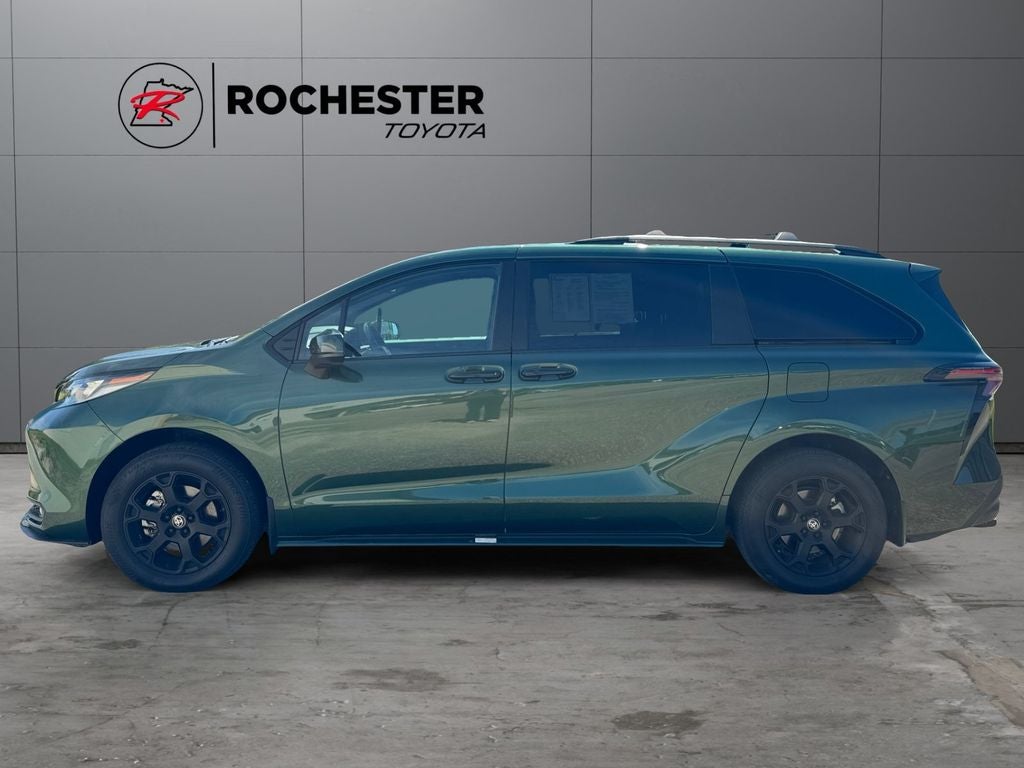 2025 Toyota Sienna Woodland Edition 7 Passenger
