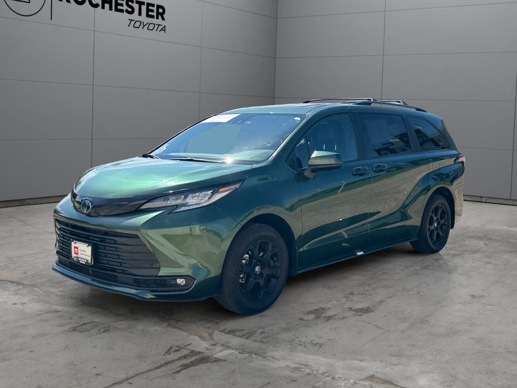 2025 Toyota Sienna Woodland Edition 7 Passenger