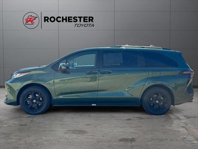 2025 Toyota Sienna Woodland Edition 7 Passenger