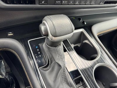 2025 Toyota Sienna Woodland Edition 7 Passenger