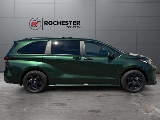 2025 Toyota Sienna Woodland Edition 7 Passenger