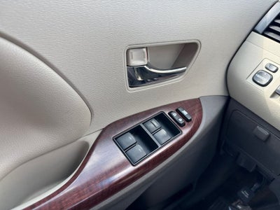 2012 Toyota Sienna XLE 7 Passenger