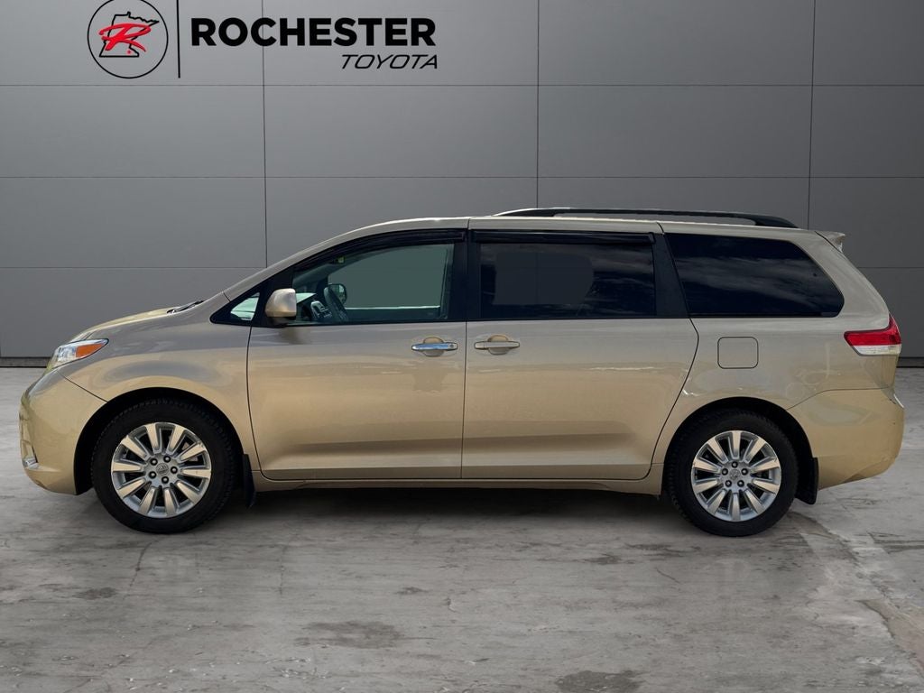 2012 Toyota Sienna XLE 7 Passenger