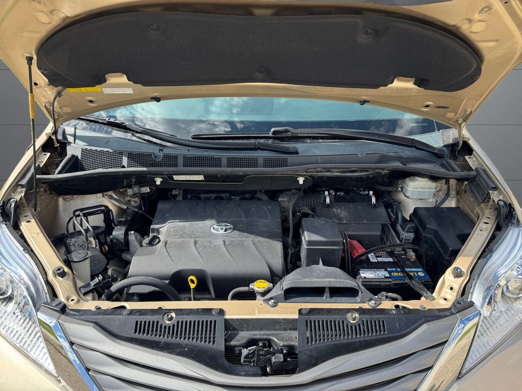 2012 Toyota Sienna XLE 7 Passenger