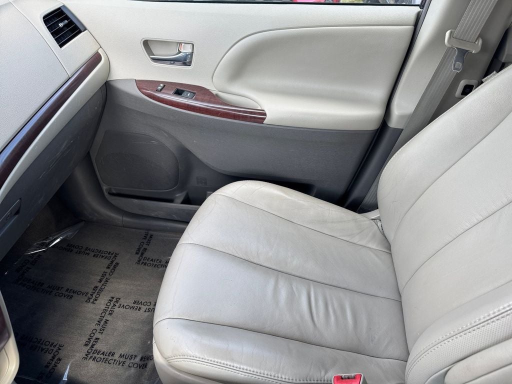 2012 Toyota Sienna XLE 7 Passenger
