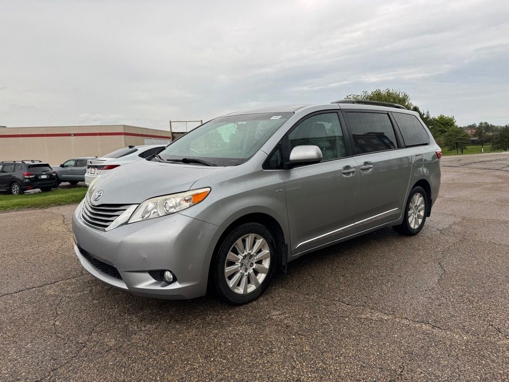 2016 Toyota Sienna XLE 7 Passenger