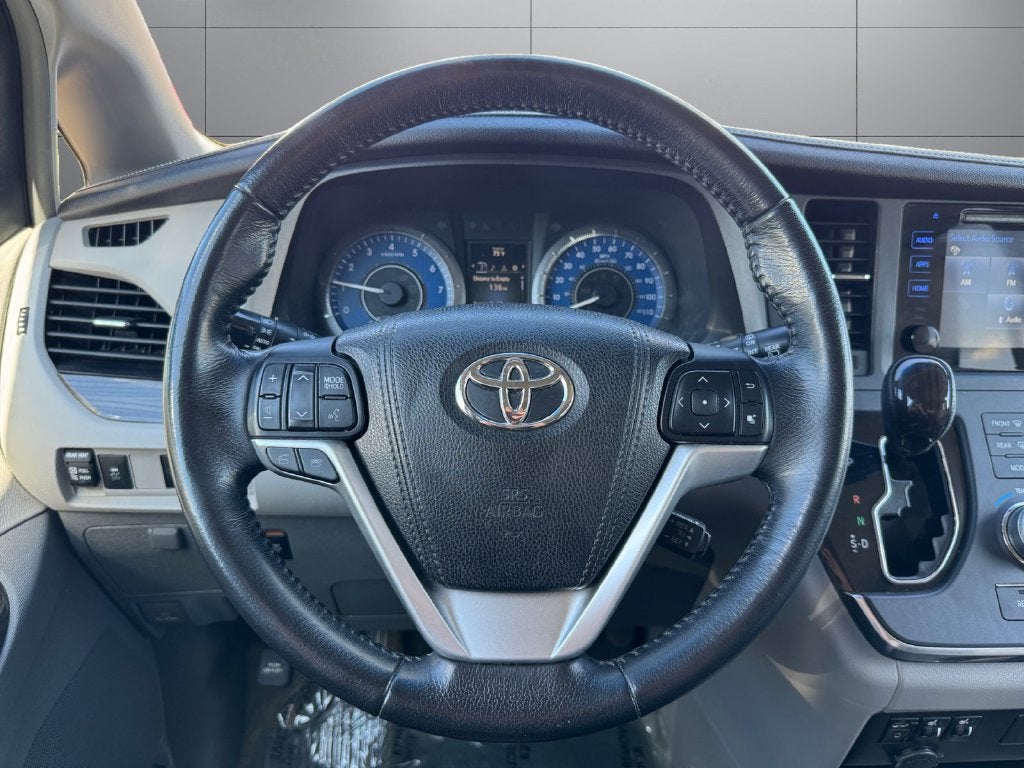 2016 Toyota Sienna XLE 7 Passenger