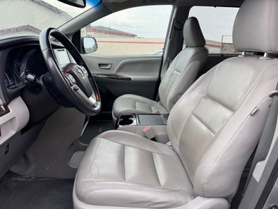 2016 Toyota Sienna XLE 7 Passenger