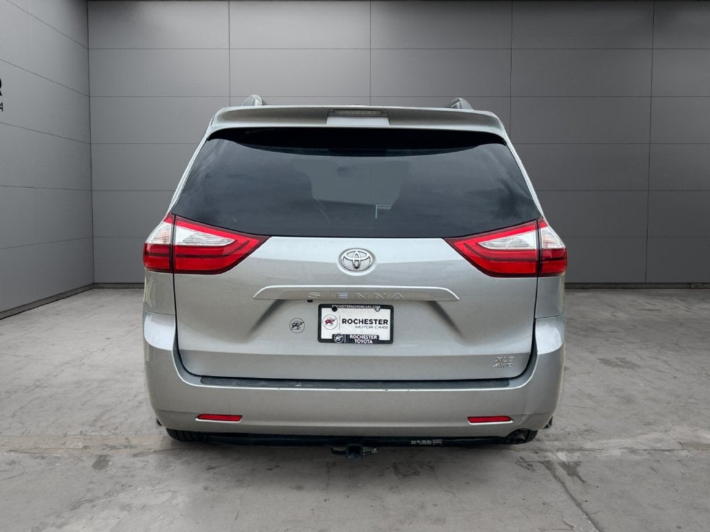 2016 Toyota Sienna XLE 7 Passenger
