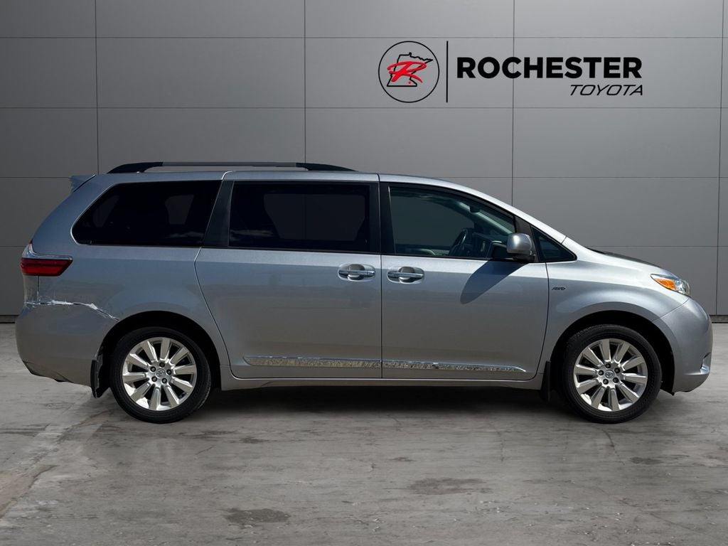 2016 Toyota Sienna XLE 7 Passenger