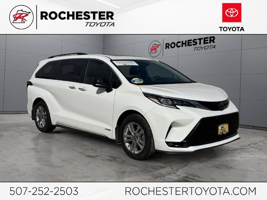 2021 Toyota Sienna XSE 7 Passenger