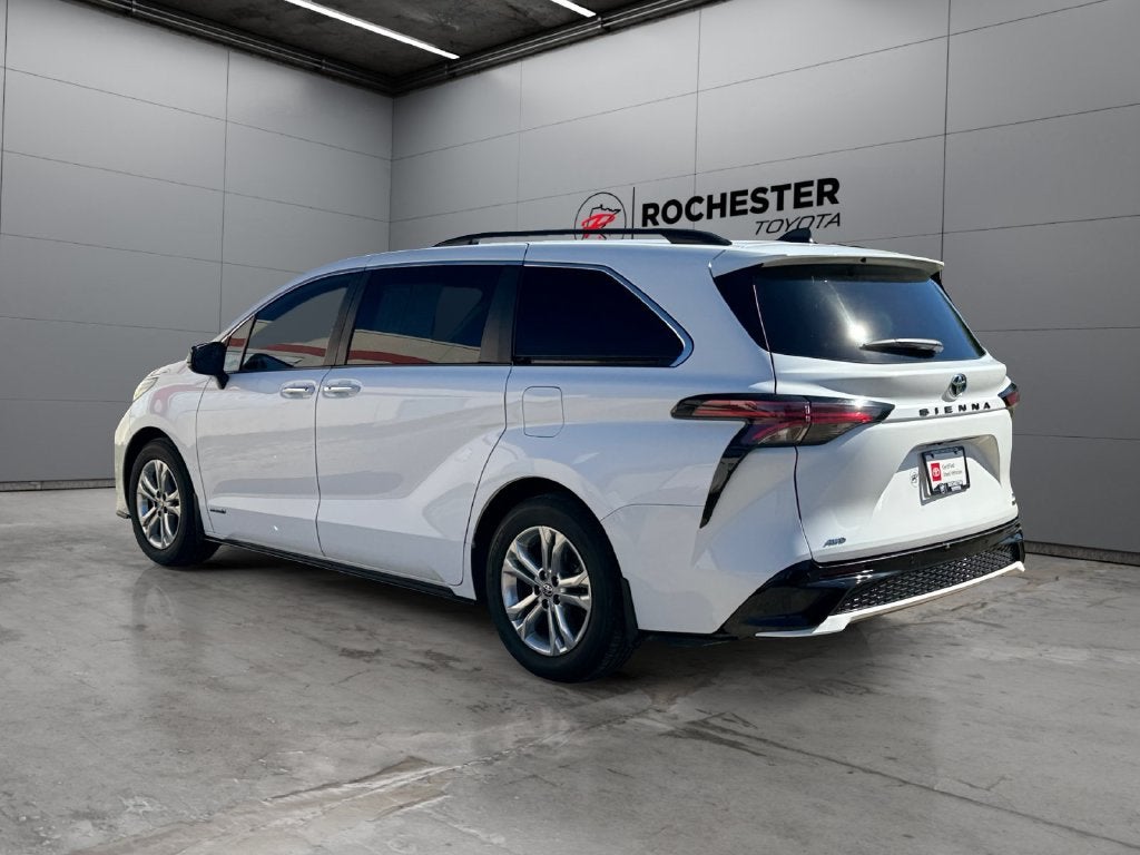 2021 Toyota Sienna XSE 7 Passenger